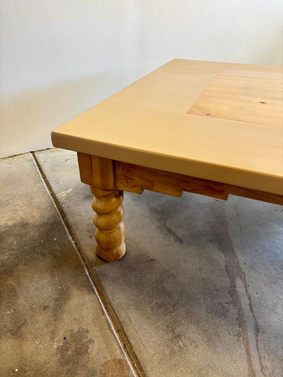 Lane Adaptation solid pine coffee table with turned legs photo 3